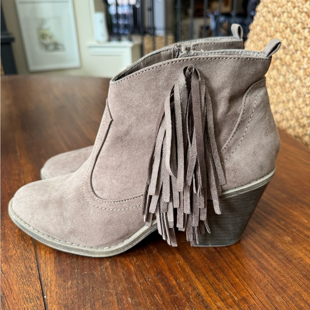 Fringe Suede Ankle Booties - size 11
